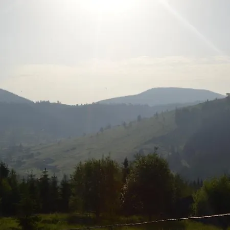 У Тані Nyaraló